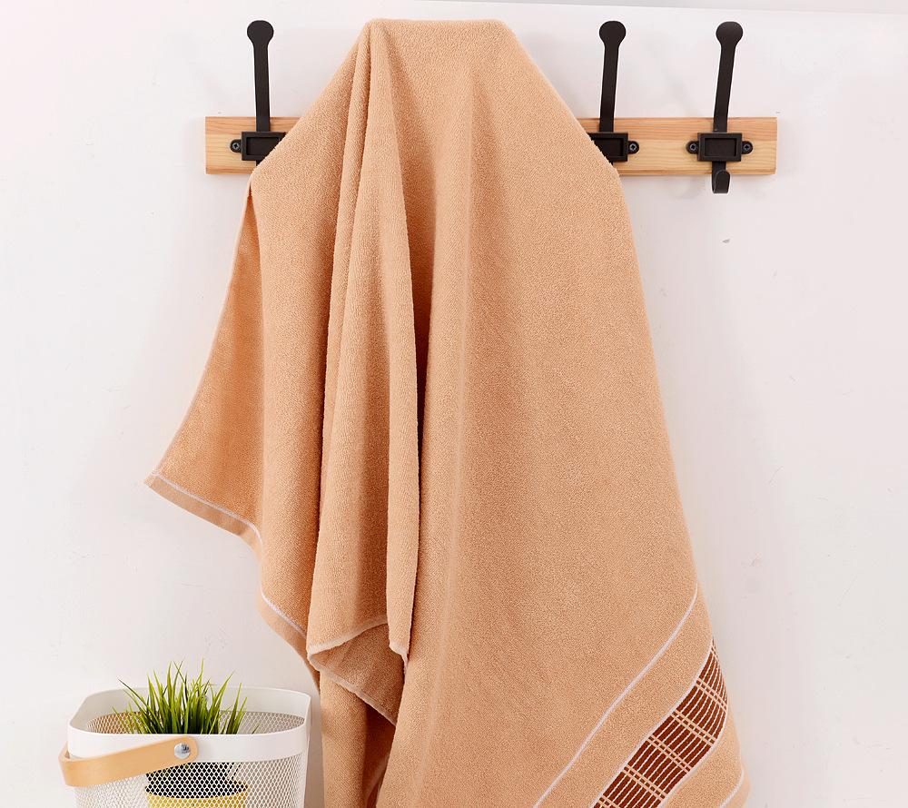 Revolutionize Your Bath Experience with Our 70*140cm Bath Towel in Solid Color Stripes