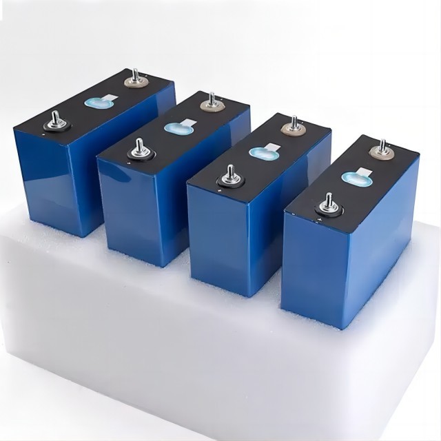 Deep Cycle Lifepo4 Battery Multi Functional Cylindrical 48v 200ah For Solar Generator