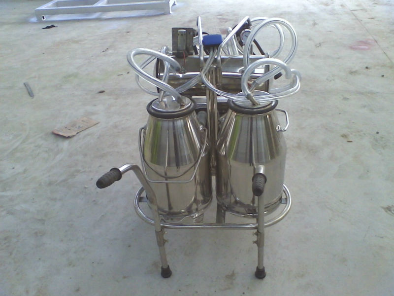 XD32WY-2 twin buckets and Oilless Vacuum pump Electric motor mobile milking machine