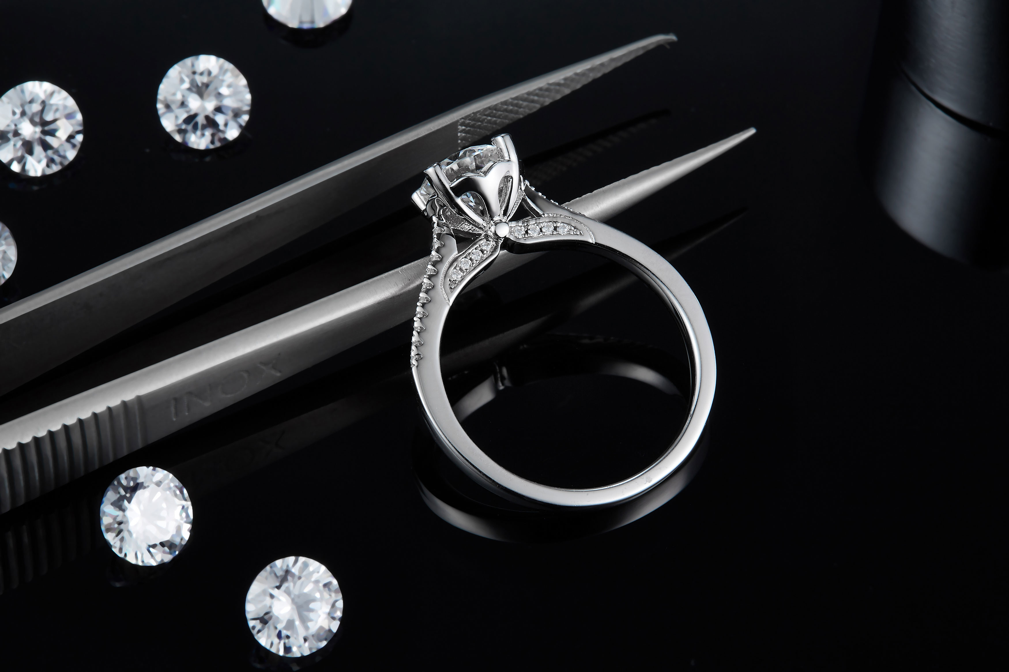 Minimalist Custom Diamond Moissanite Engagement Rings Promise Rings for Women