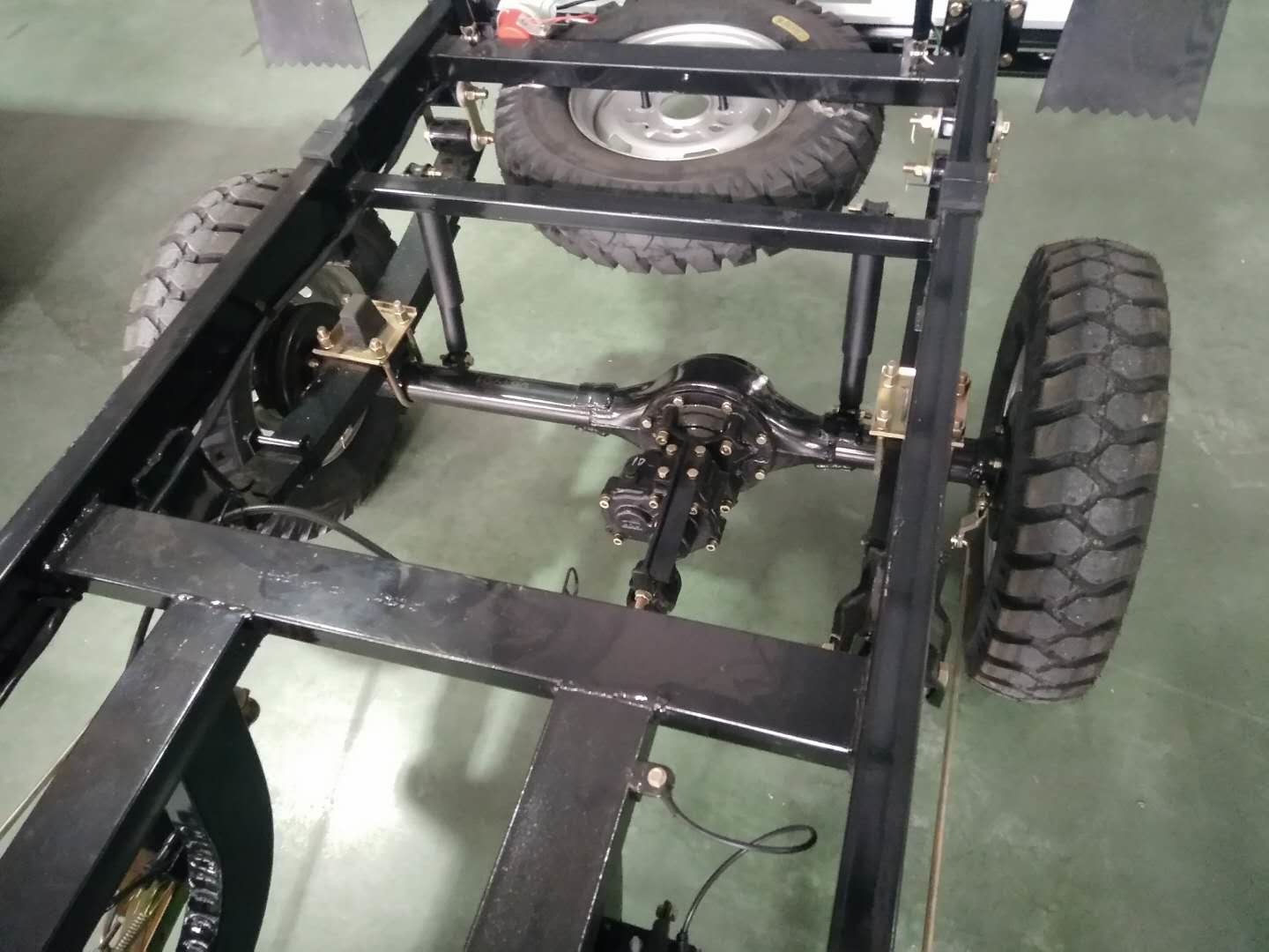 Semi Floating Rear Axle For Light Duty Cargo Tricycle / Passenger Rickshaw