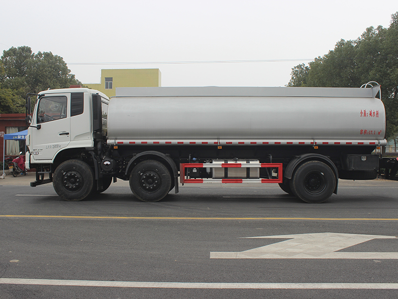 Dongfeng Three-axle Ordinary Liquid Transport Vehicle