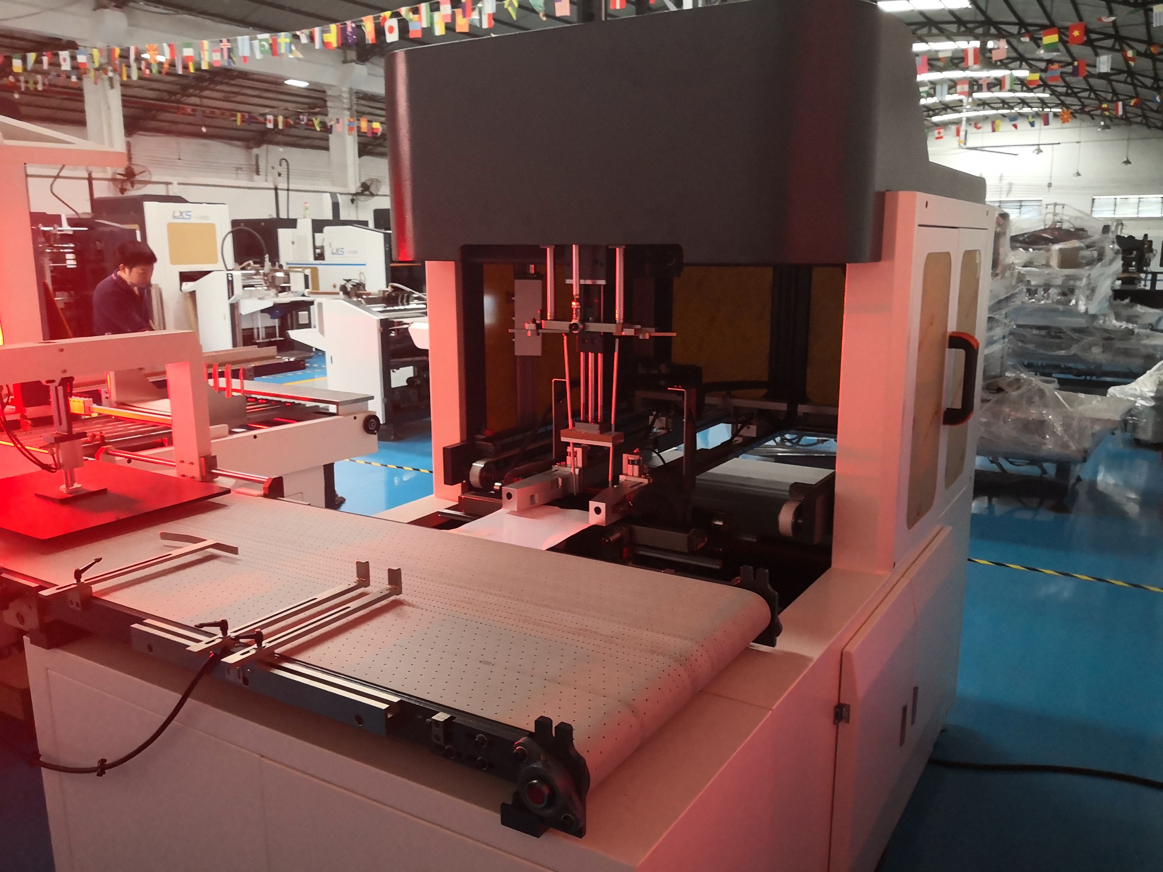 LS-1246G Automatic multi-functional rigid box machine is an convenient for factory has box and hardcover orders. It incl