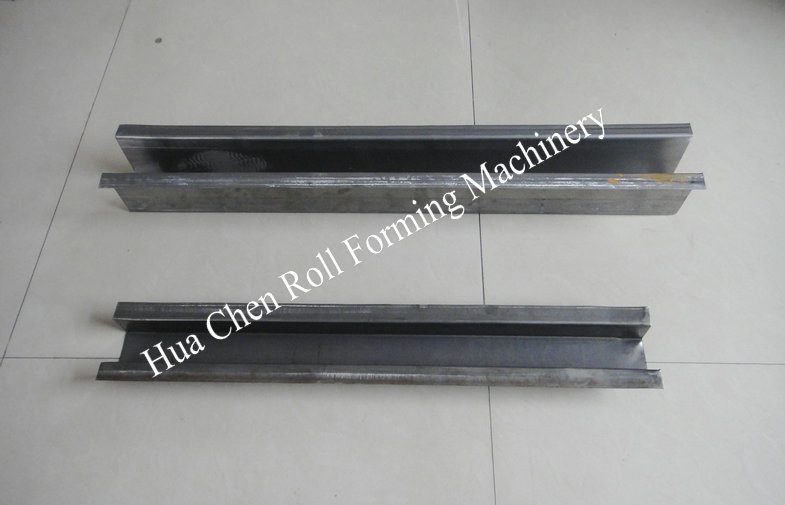 Cr12 Steel Rollers Cold Roll Forming Machine , U Shape Purlin Roll Forming Equipment