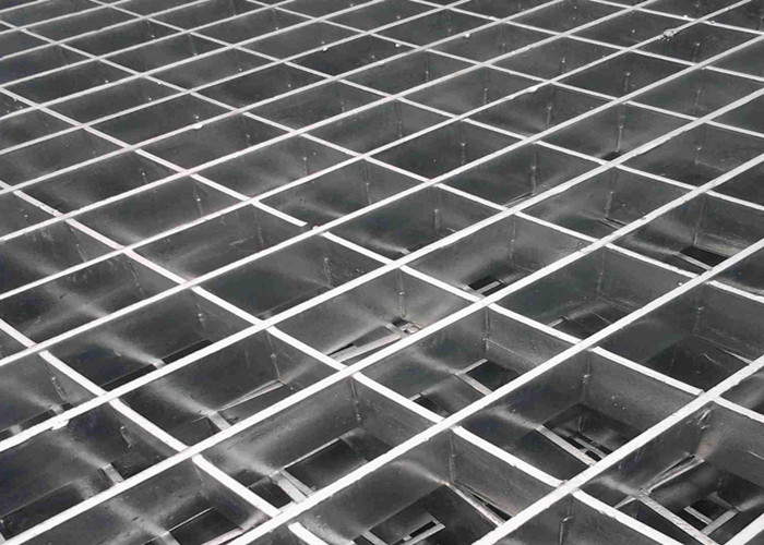Anti Rust SS316 Floor Forge Walkway Steel Grating Serrated Bar