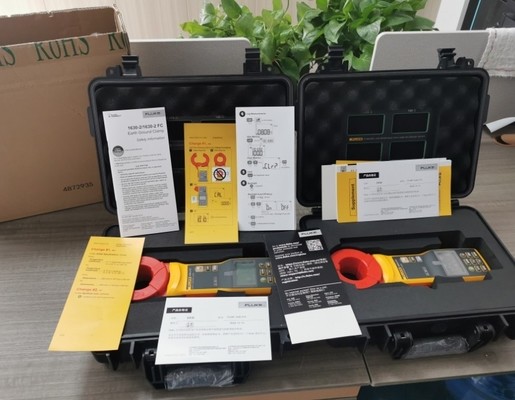 Fluke 1630-2 FC Stakeless Earth Ground Clamp Tester With Wireless Connectivity