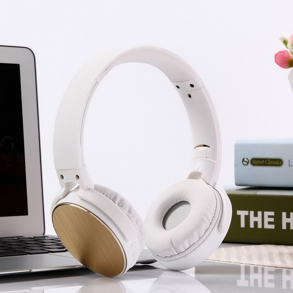Wireless Over-ear Headphones Come With Built-in Microphone Lightweight For Your Daily Adventures