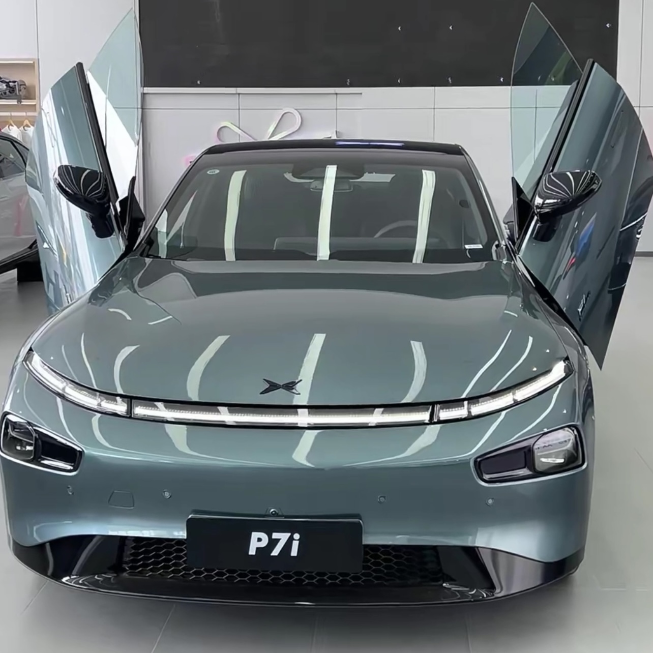 2024 Xpeng G6 4wd EV Electric Car 700km Max Range Multi Function Steering Wheel 5 Seats