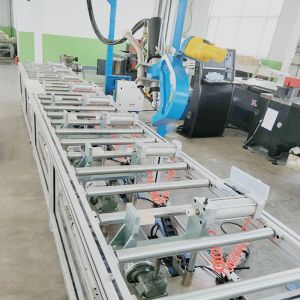 Simple operatation self piercing riveter