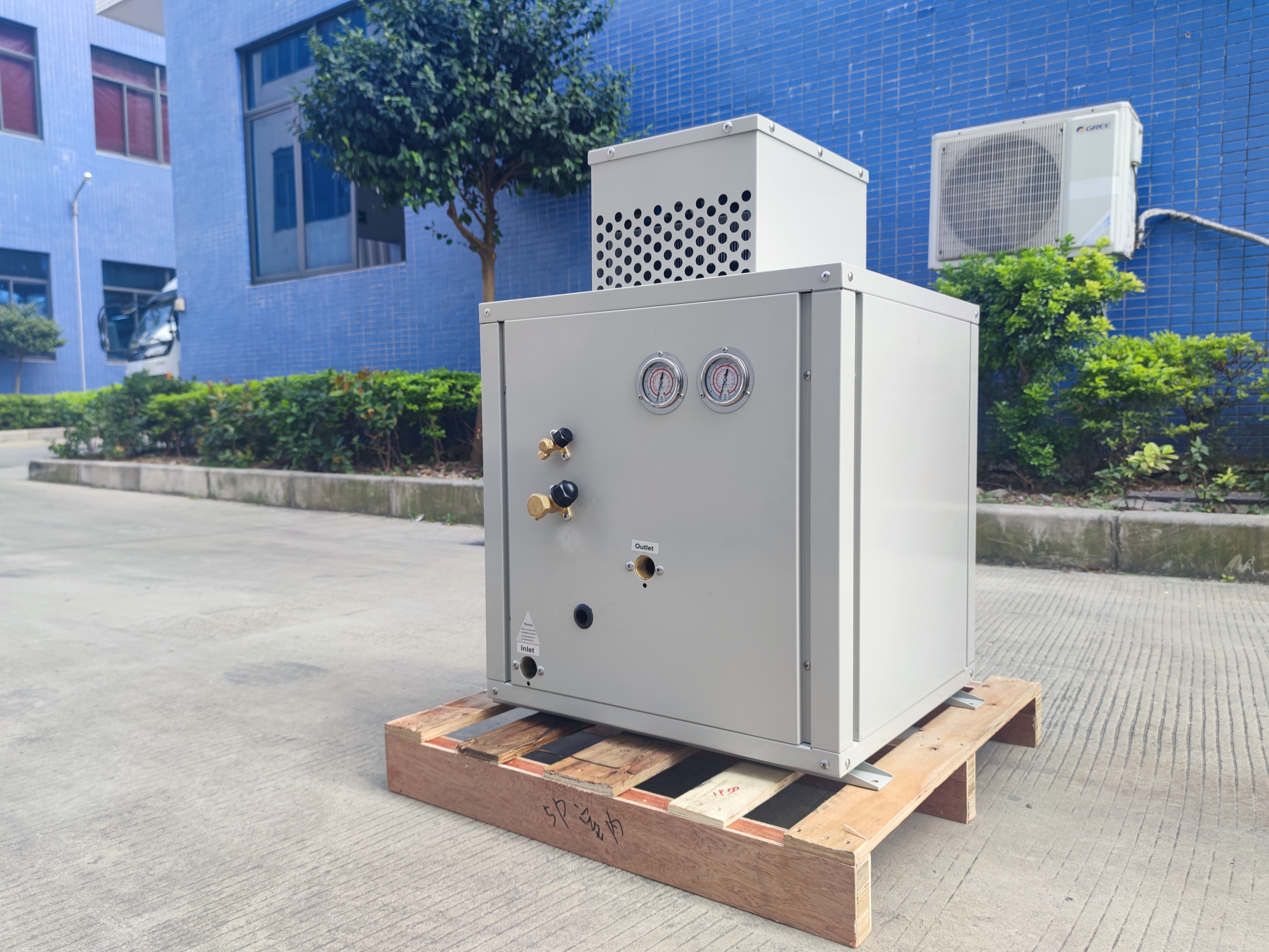 Compact design split machine r410a 21kw heat pump air-water inverter