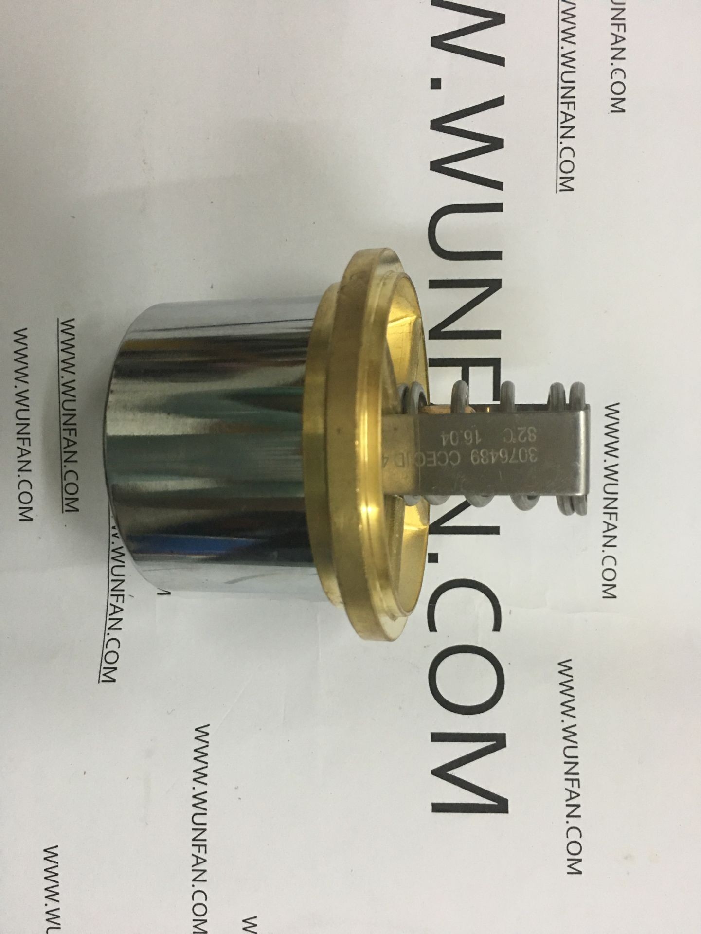 excavator genuine Cummins Diesel Engine NTA855 K19 K38 K50 thermostat 3076489
