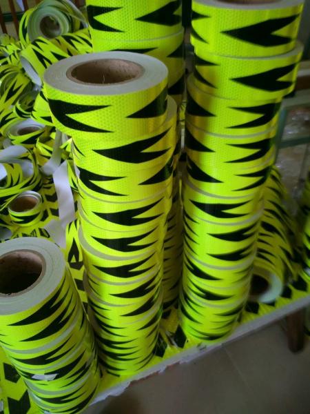 High Visibility Reflective Vehicle Marking Tape Self Adhesive , Reflective Arrow