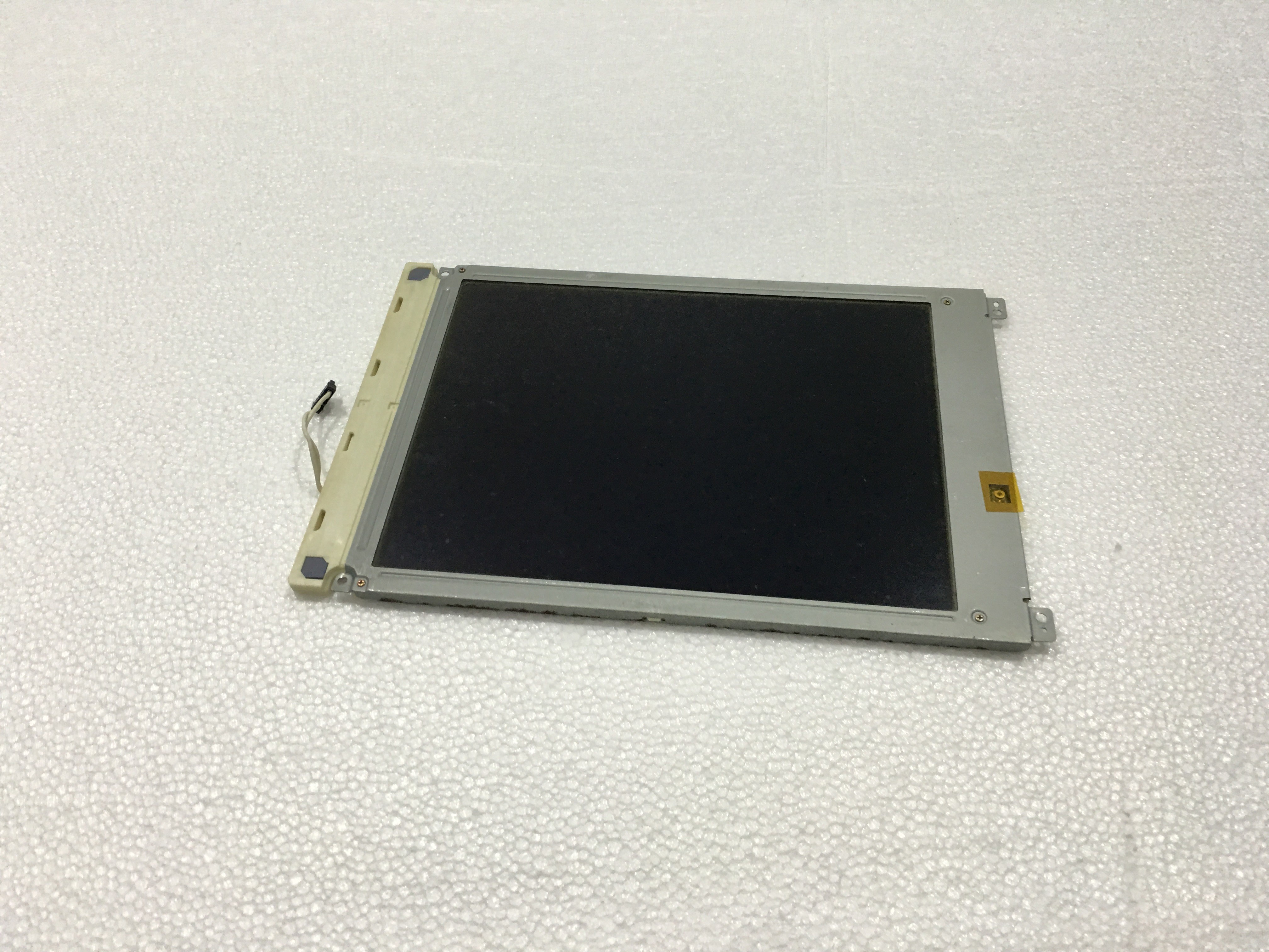 G104SN02 V3 AUO 10.4INCH 800×600RGB 400CD/M2 WLED LVDS Operating Temperature: -30 ~ 85 °C INDUSTRIAL LCD DISPLAY