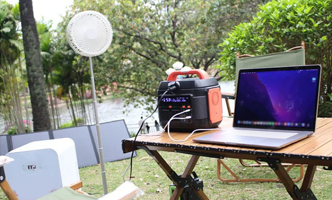 Simple Multifunctional Portable Camping Power Station 600W Lifepo4 Battery 2