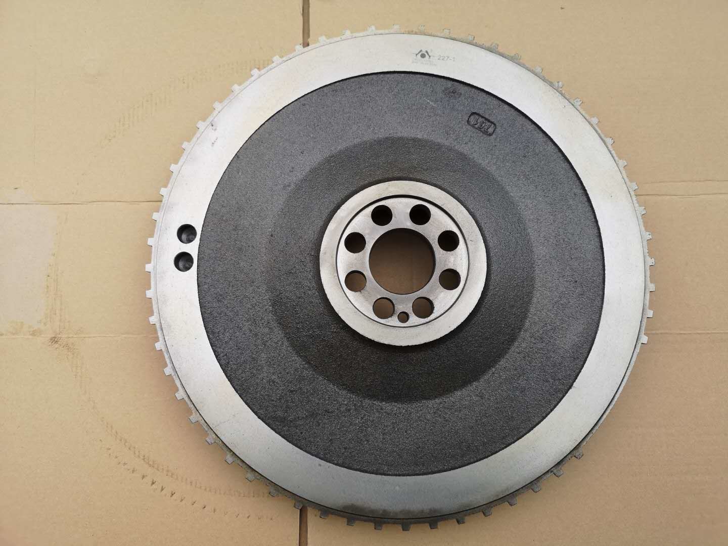8973262272 4HK1 Light Truck 325mm ISUZU Flywheel For NPR NQR Two Deck Layer Gears
