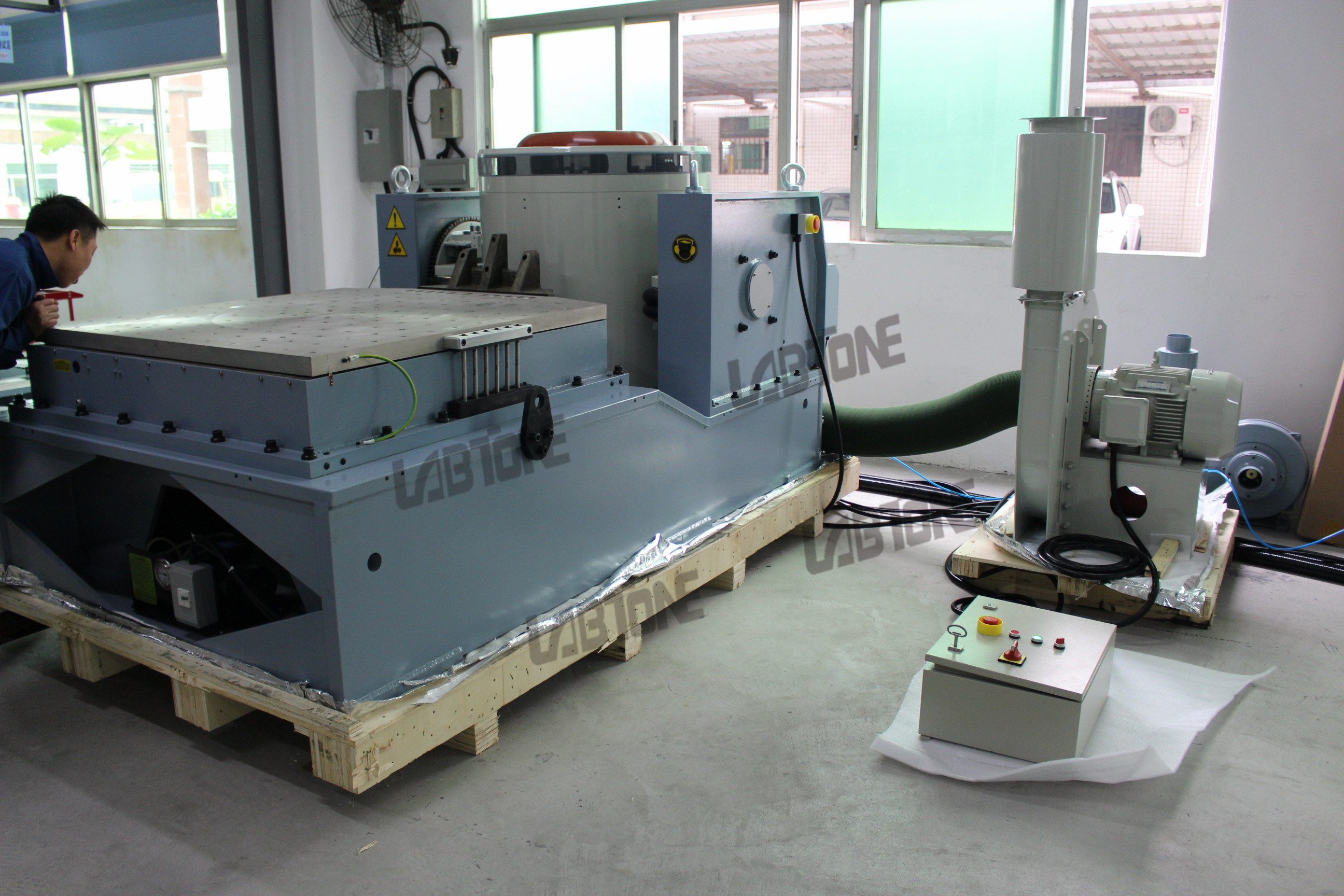 High Frequency Shaker Table Vibration Testing Equipment for lv214 Automotive Connectors