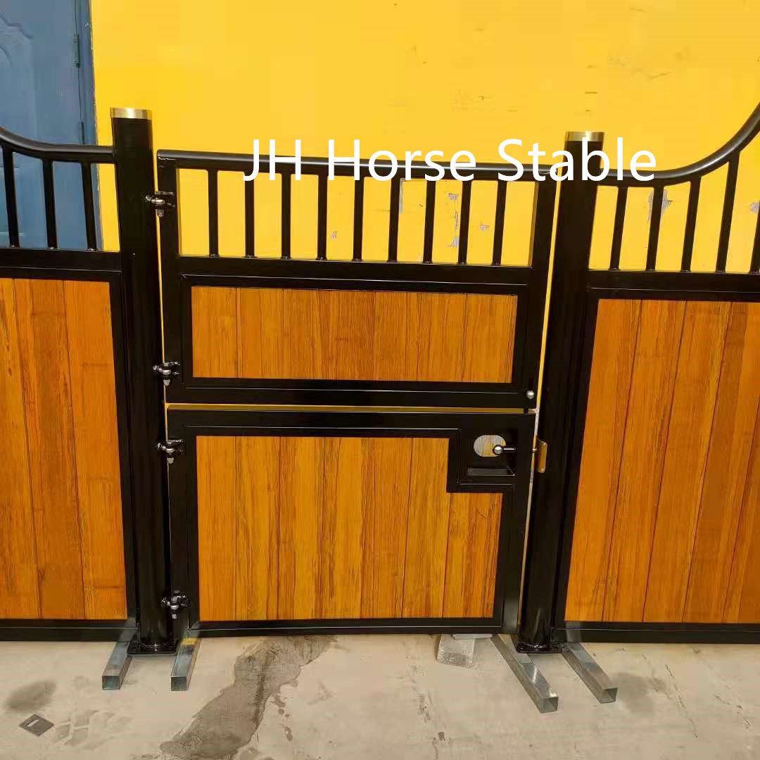 Custom Made Durable Steel Pipe 12ft Horse Stable Front