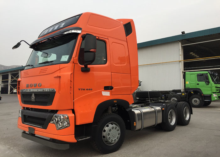 SINOTRUK HOWO T7H MAN Engine Tractor Truck 6X4 Euro 3 / 4 440 HP ZZ4257V324HD1B