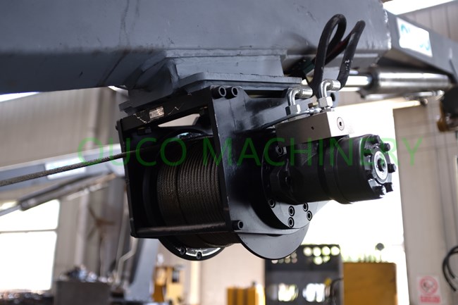 0.6T Telescopic Boom 8m Deck Pedestal Marine Cranes
