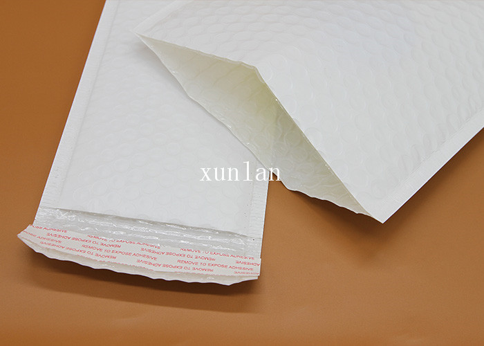 Co - Extruded White Or Colored Poly Mailers Copperplate Printing Matt Material