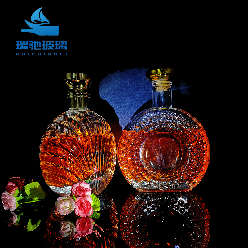 Customized Logo Packaging 750ml Empty Glass Brandy Whisky Bottles with Cork Manufacture