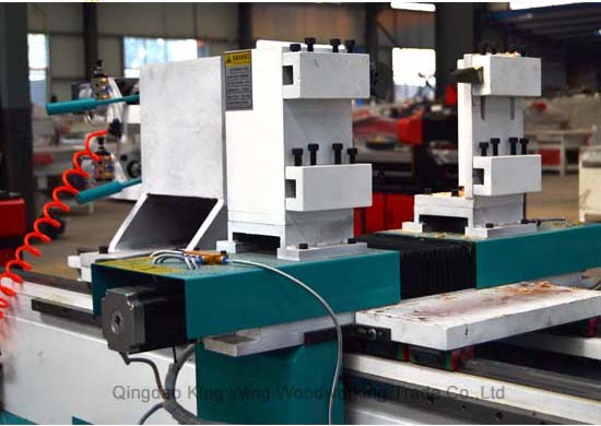 Full automatic double spindles wood turning lathe machine