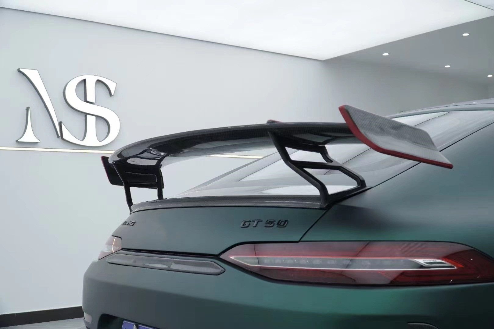 For Mercedes-Benz AMG GT50 GT63 Carbon Fiber Spoiler AMG GT50 GT63 Upgraded RT900-style Carbon Fiber Spoiler Wing