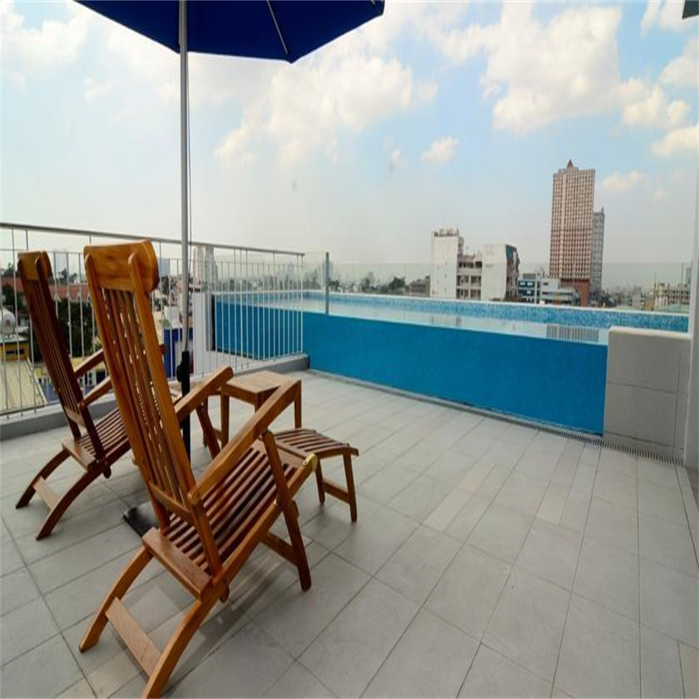 Acrylic Sheet Perfect Choice for Customized Swimming Pools and Customer's Demand
