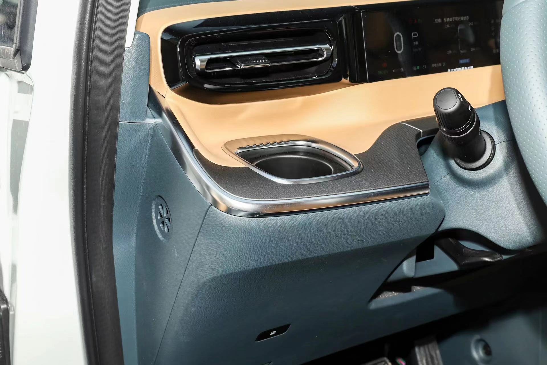 GAC Trumpchi E8 Energy 2024 Model 2.0L 150km PRO Hybrid 2.0L Engine 140HP Electric Motor 182HP Fast Charging Time h 0.5