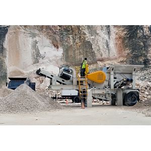 China Highway Mining 300m3/H 810t/H Mobile Jaw Crusher on sale