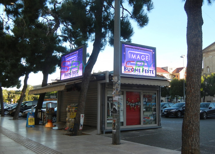 2.304m x 1.536m Commercial LED Displays 100000hrs Lifespan LED Outdoor Screen