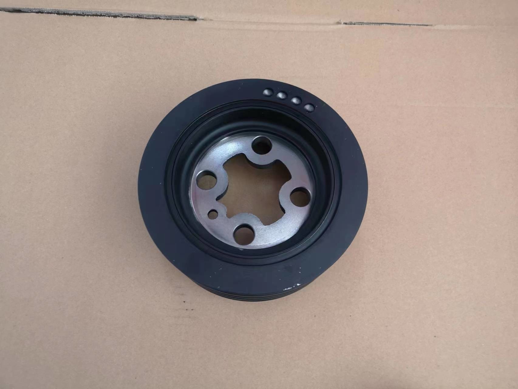8972220310 Crankshaft Pulley Cooling Fan Belt Generator Belt Pulley 4HF1 4HG1 Engine Parts