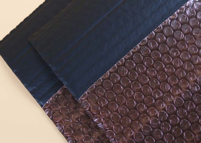 Shock Cushioning Protections Black Bubble Mailers For Packing Electronic Component
