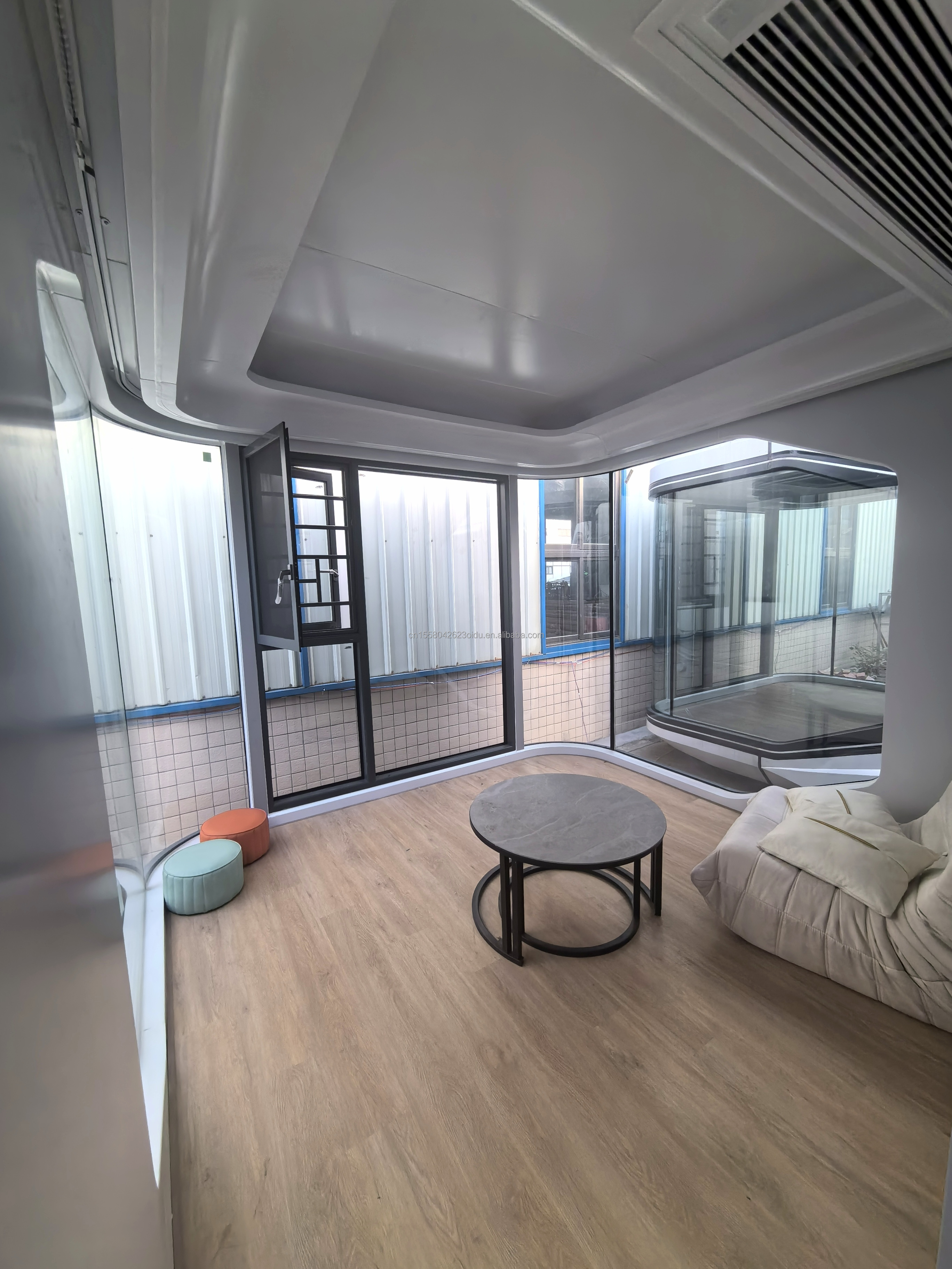 Steel frame Galvanized Steel Bending 180g Outdoor Vacation or Hotel Modern Design Prefabricated Capsule Room 20 FT 40 FT