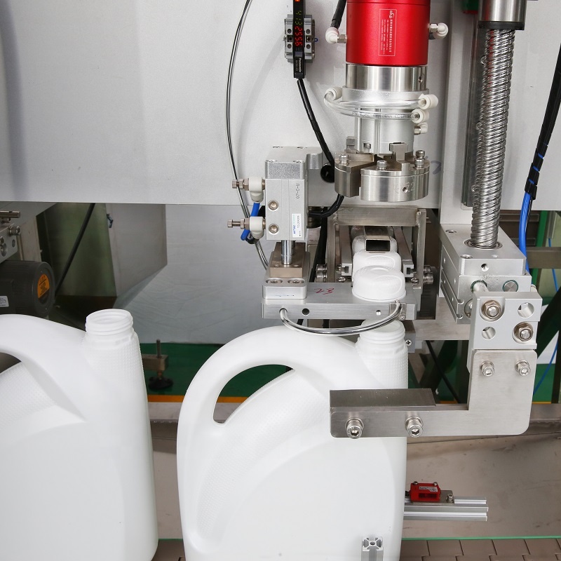Video Outgoing-Inspection Twist Capping Machine For Automatic Jerry Can Screw Capping