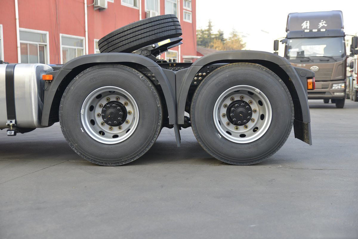 Faw Jiefang New J6P Heavy Truck 460 Horsepower 6X4 Faw Truck Tractor