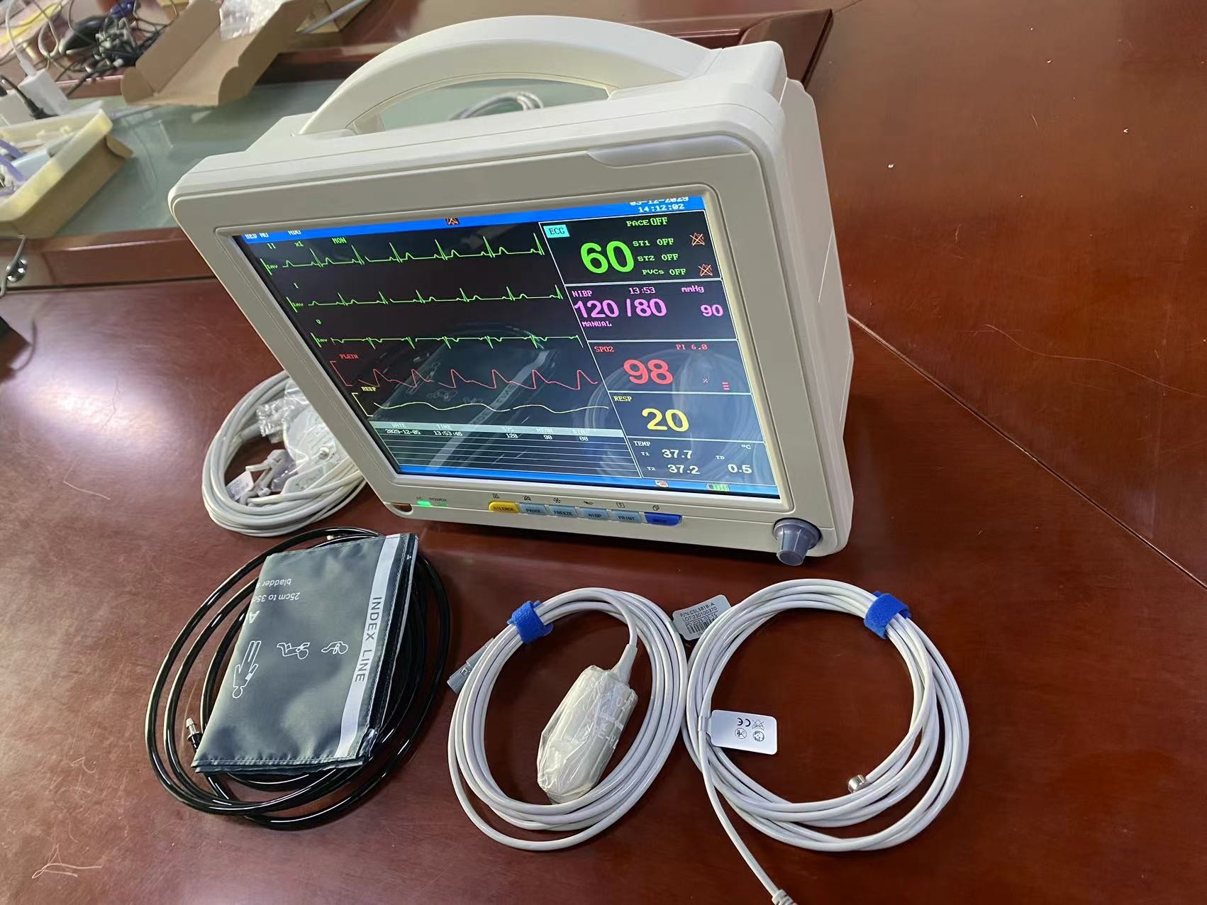 12" TFT LCD Heartbeat Monitor Machine Off White Color SKD OEM Accepted