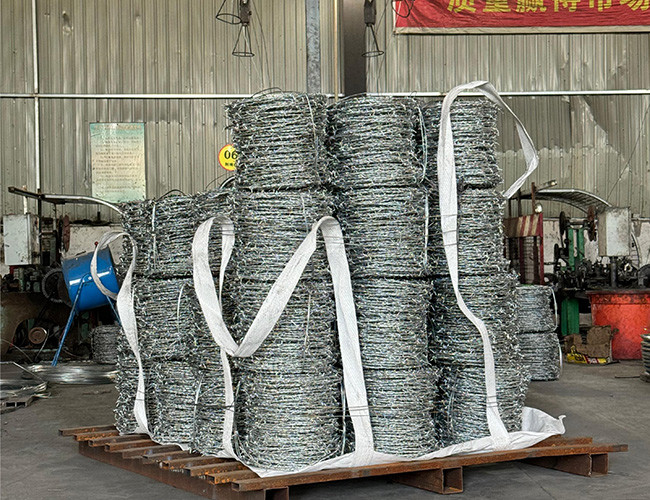 Rust Resistance Double Strand Traditional Twist Barbed Wire Fence