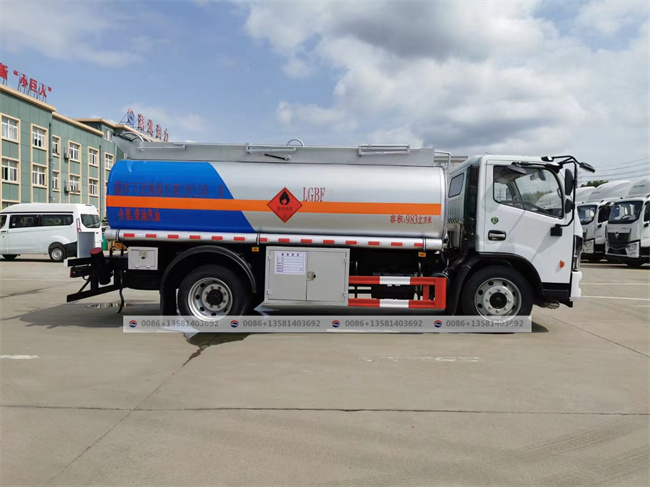 DFAC Diesel 4x2 Fuel Tank Truck 6 Wheels 10000 Liters Capacity Oil Tank Trucks