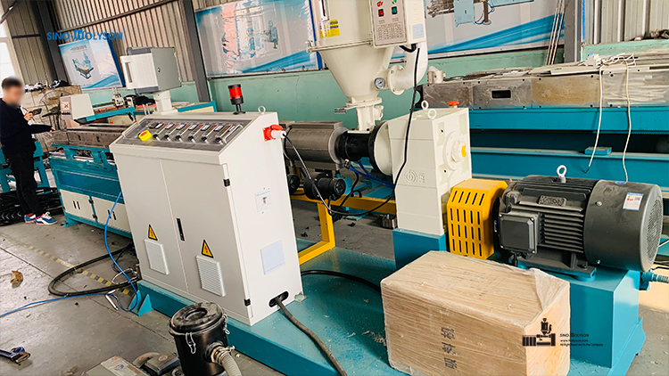 75 Rpm Screw Speed HDPE PP PVC Electrical Conduit Pipe Making Machine 22kw