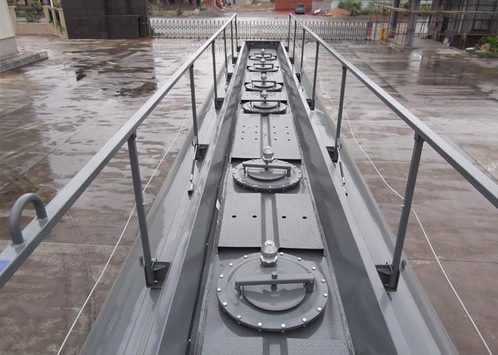 Manhole of fuel tanker trailers
