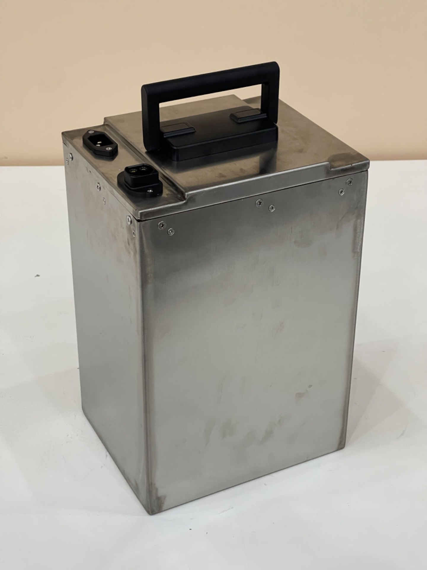 64V 40Ah EV Lifepo4 Battery Two Wheelers Battery 2560Wh 2000 Times Cycle Life