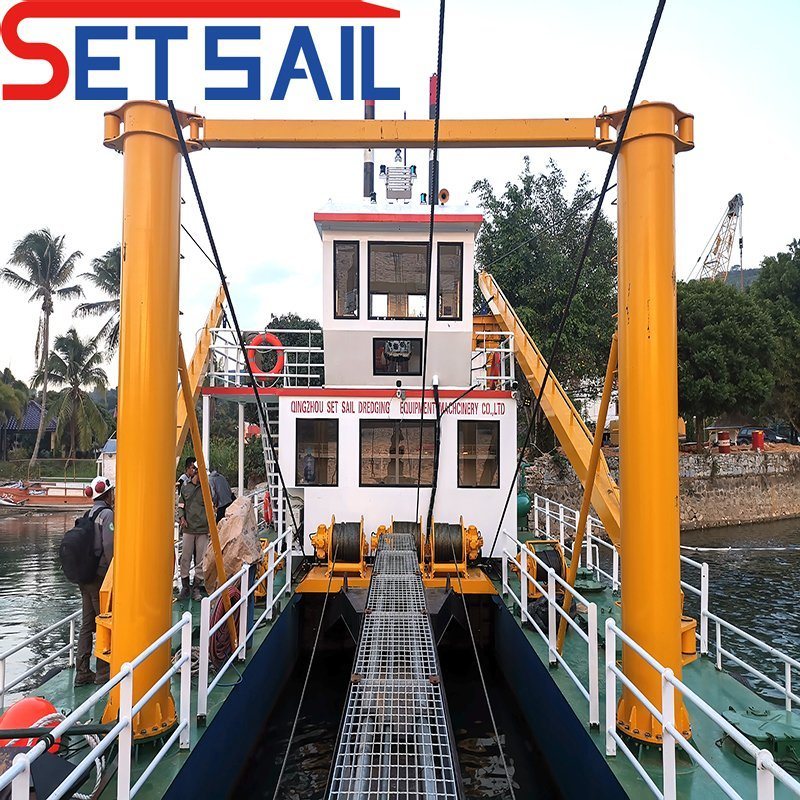 Water Flow 3500 M3 Diesel Engine Cutter Suction Dredger for Sale