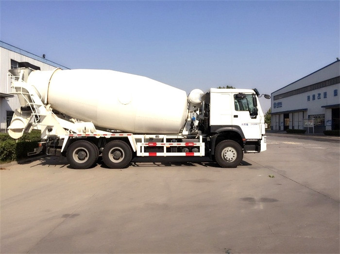 Sinotruk Howo 8x4 12cbm 16cbm 336ph Concrete Mixer Truck