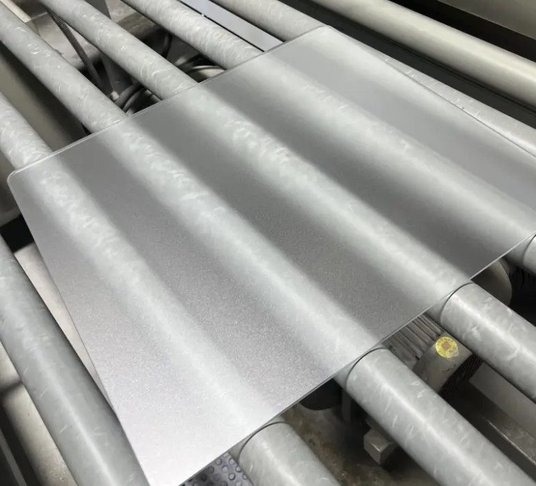 Tempered/High Solar Transmittance Photovoltaic Glass for Building Curtain Wall/Photovoltaic Roof