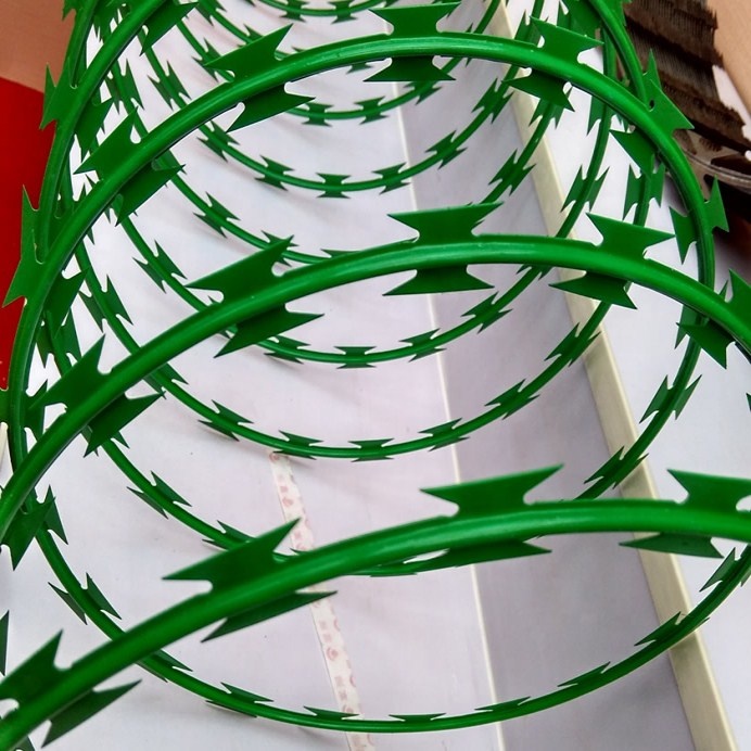 BTO 22 Concertina Razor Barbed Wire 450MM Coil PVC Coating