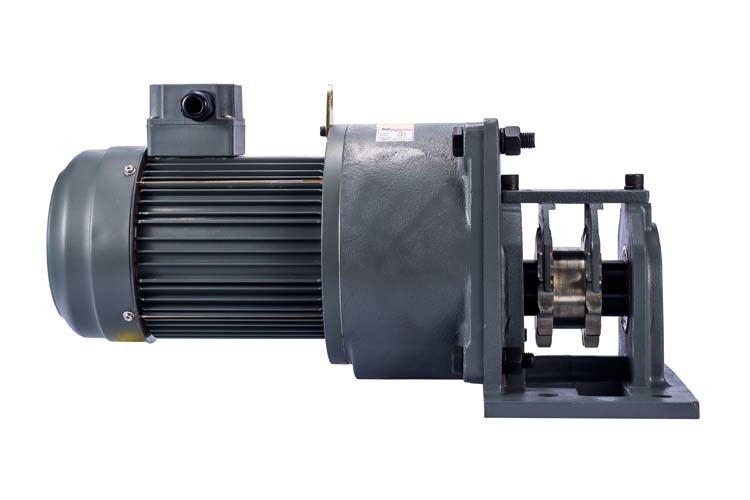 Compact Structure 22rpm Geared Brake Motor Chain Wheel Output