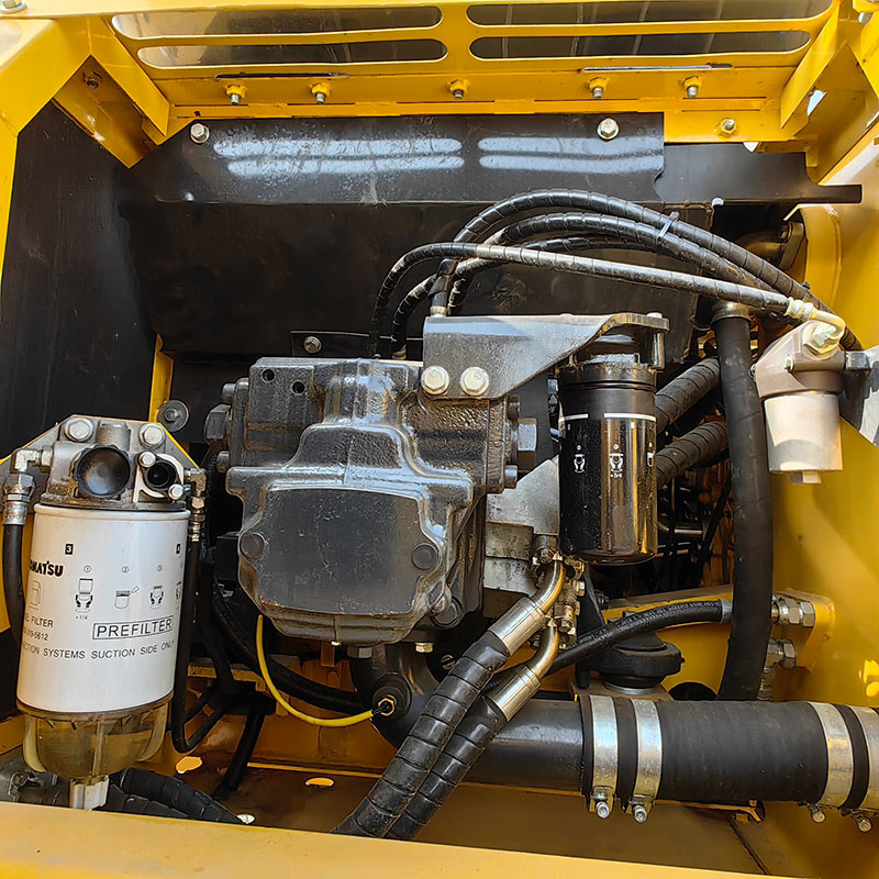 Used Komatsu PC240-8 Excavator 125kw Rated Power Advanced SAA6D107E-1 Engine High Efficiency
