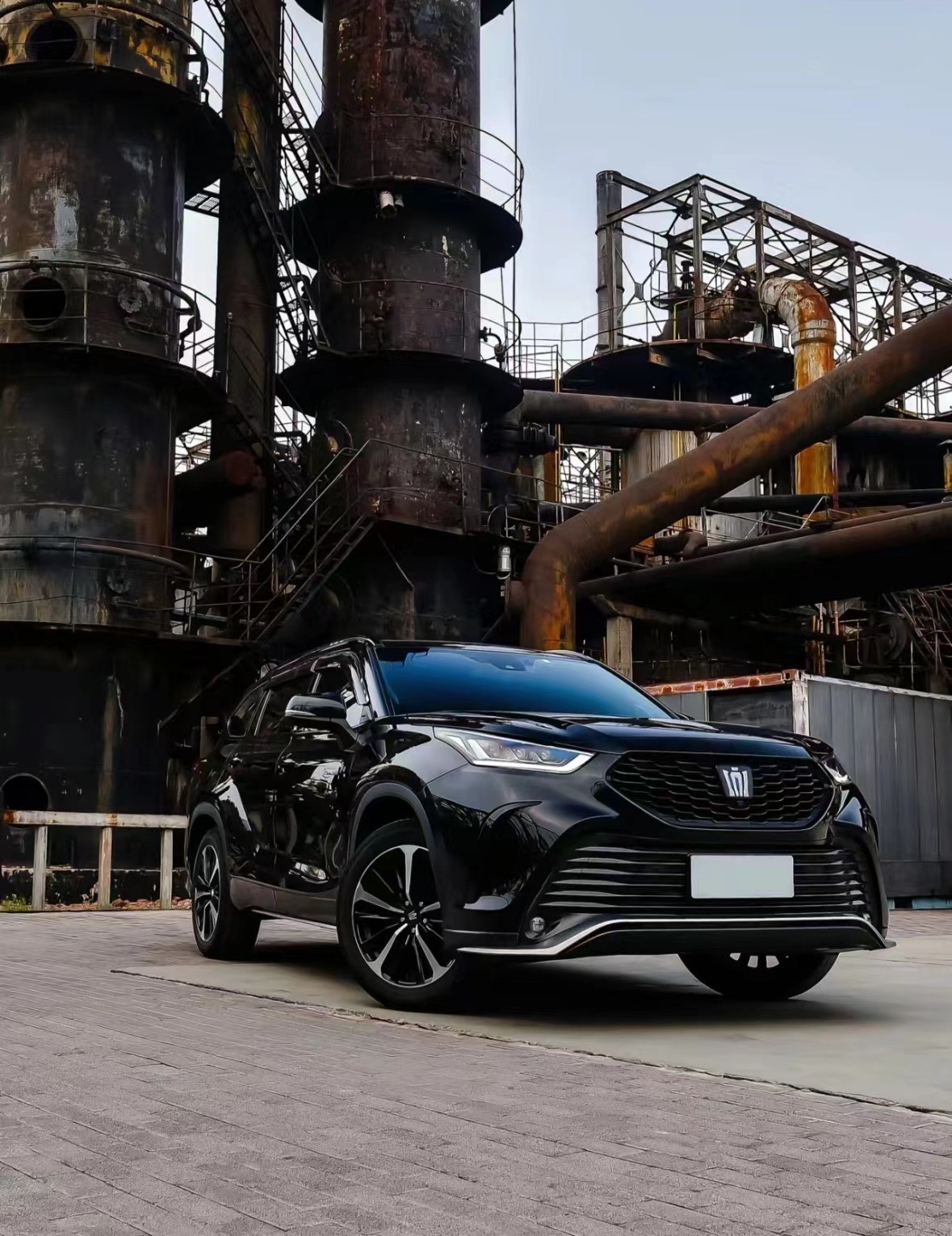 Toyota Crown Land Release Lufang Electric Car All Wheel Drive EV 155 mph Top Speed