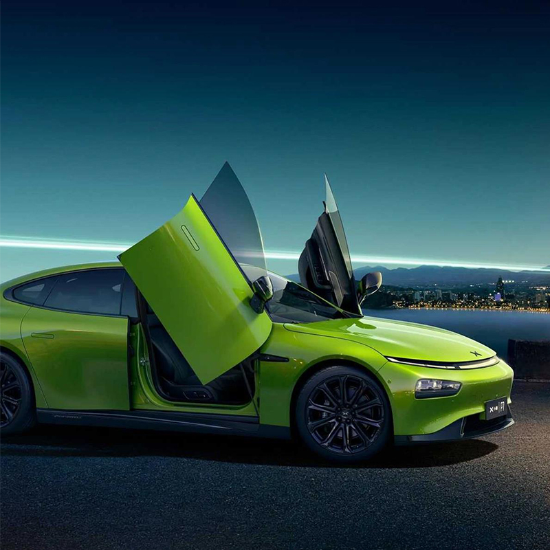 Efficiency 12.5 kWh / 100 km 2023 P7 Super Electric Sports Car with High Speed 170km/h and Dimension mm 4880*1896*1450
